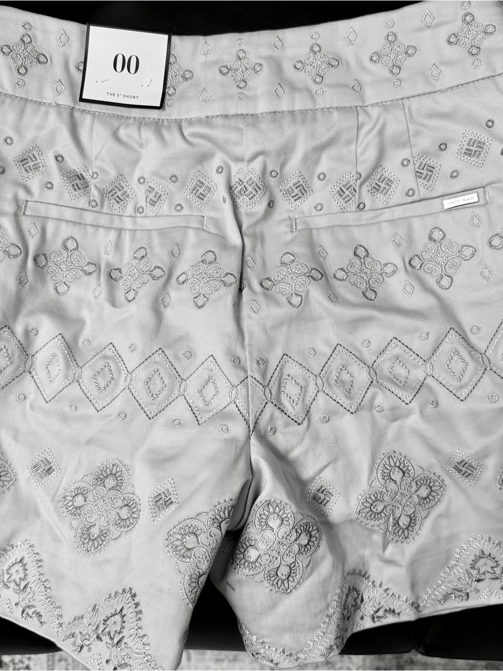 White House Black Market Embroidered Dress Shorts with Silver Accents sz 00